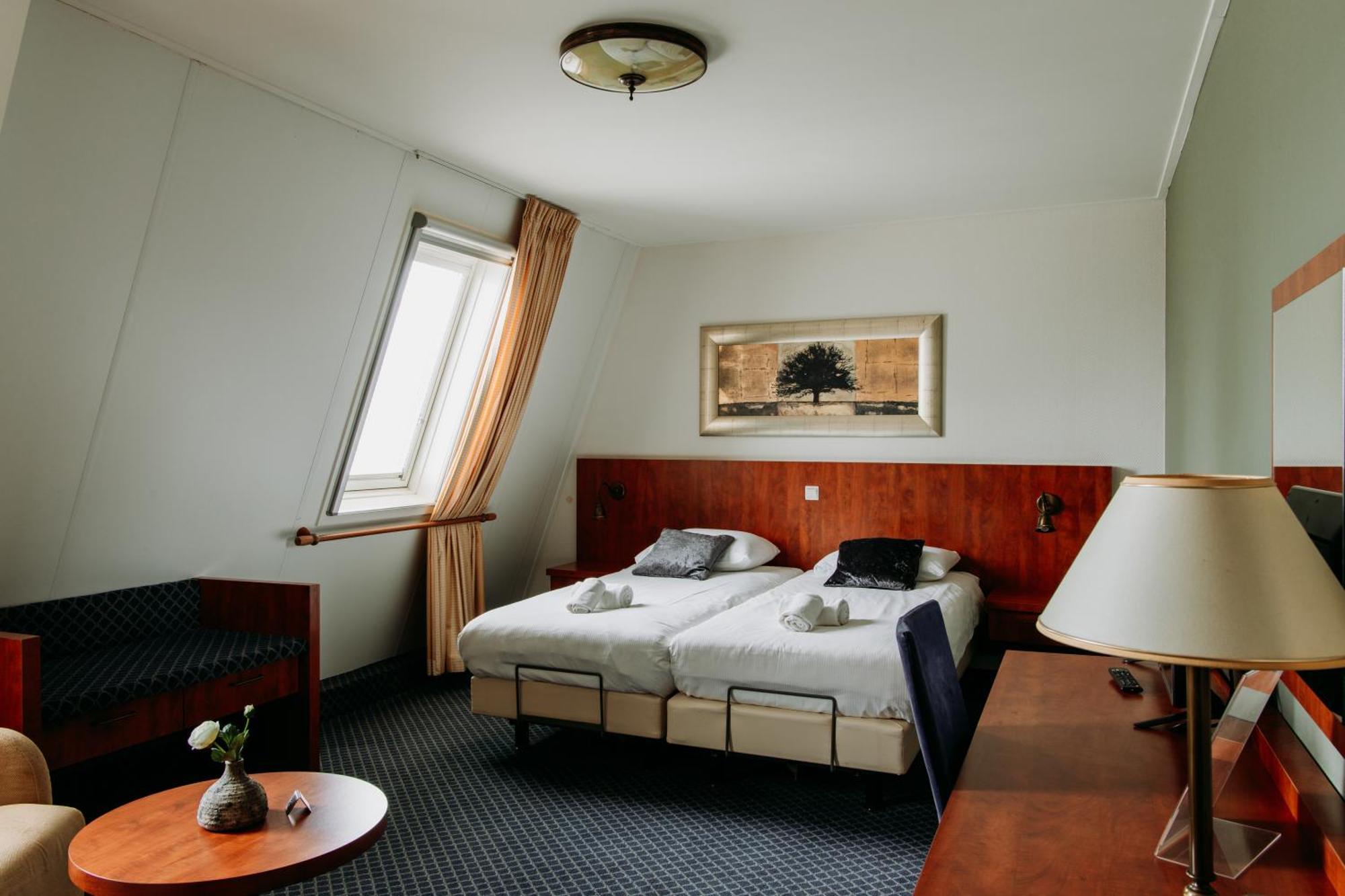 De Stobbe Hotel & Suites Ruinen Exterior foto